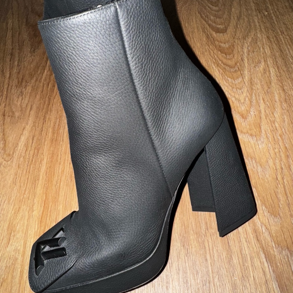 NEVER WORN | Louis Vuitton Shake Platform Ankle Boot - Picture 5 of 10
